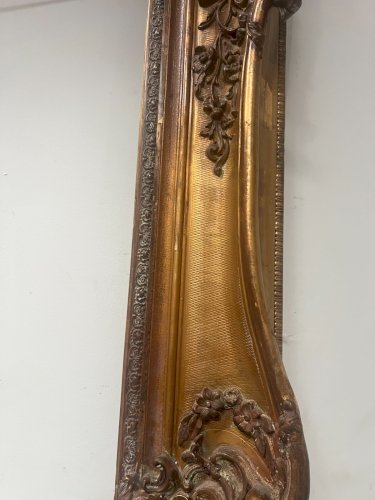 Grand encadrement en bois et stuc doré XIX siècle