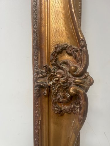 Grand encadrement en bois et stuc doré XIX siècle