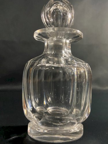 Grand flacon à parfum en cristal signé Baccarat, modèle Malmaison