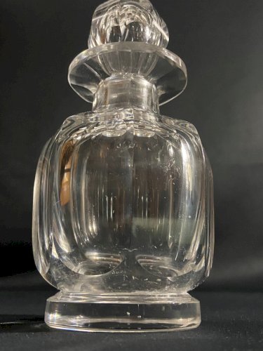 Grand flacon à parfum en cristal signé Baccarat, modèle Malmaison