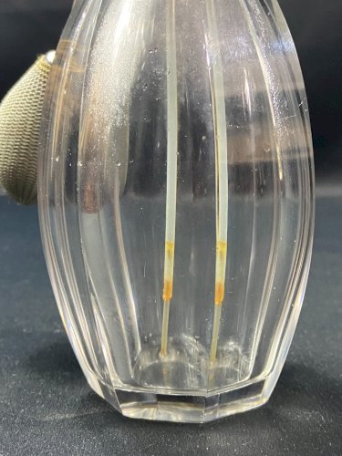 Grand flacon à parfum vaporisateur en cristal de Baccarat 1920-1930