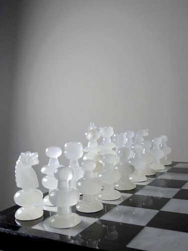 Grand jeux dechecs vintage années 70 marbre blanc et noir artisanat Italien