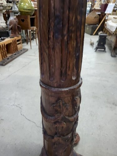 GRAND LAMPADAIRE EN COLONNE EN BOIS DU XVIII ème SIECLE
