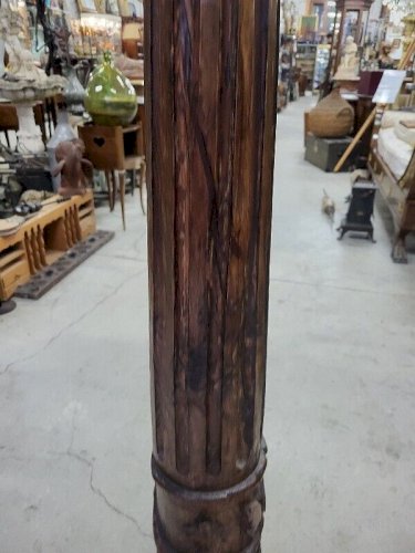GRAND LAMPADAIRE EN COLONNE EN BOIS DU XVIII ème SIECLE