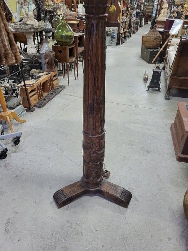 GRAND LAMPADAIRE EN COLONNE EN BOIS DU XVIII ème SIECLE