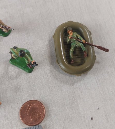 Grand lot danciennes mini figurines, soldats, Starlux, 3 cm