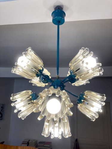Grand lustre 9 feux en verre moulé et métal turquoise, Leclaire & Schäfer – Années 1960