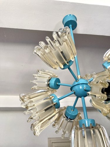 Grand lustre 9 feux en verre moulé et métal turquoise, Leclaire & Schäfer – Années 1960