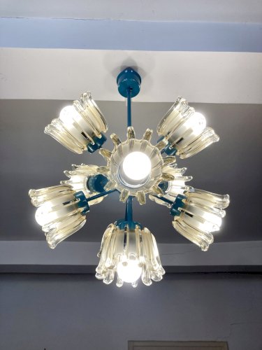 Grand lustre 9 feux en verre moulé et métal turquoise, Leclaire & Schäfer – Années 1960