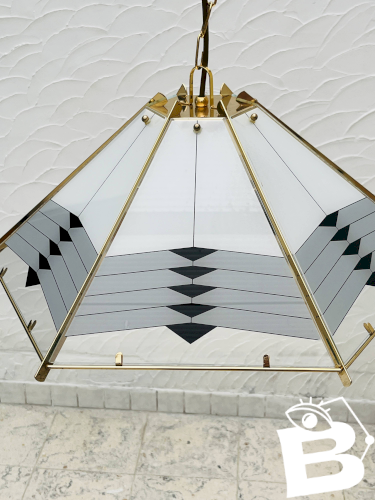 Grand lustre suspension Massive en laiton et verre opalin vintage