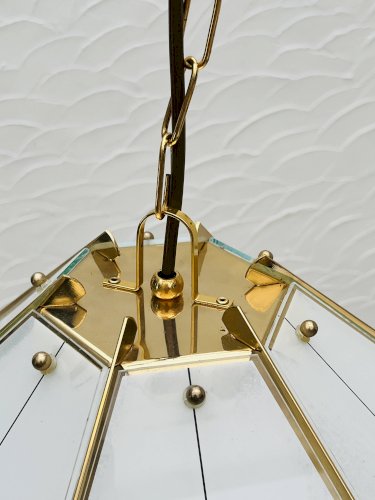 Grand lustre suspension Massive en laiton et verre opalin vintage