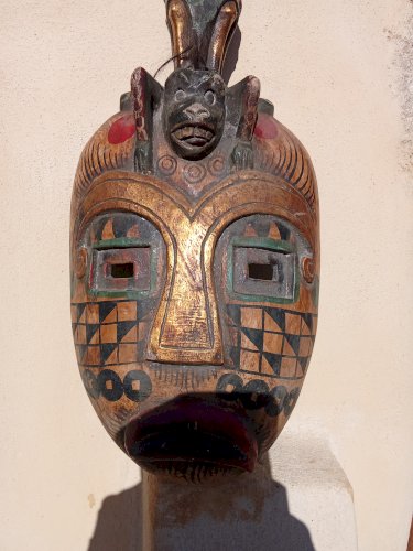 Grand masque Indonésien