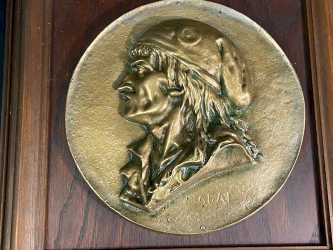 Grand médaillon haut-relief bronze Marat Révolution Française IIIe République