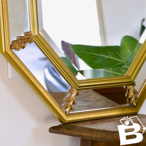 Grand miroir à parcloses, biseauté, néoclassique en bois doré