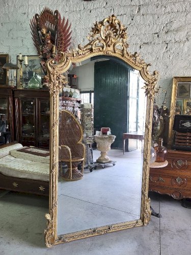 GRAND MIROIR DORE LOUIS XV A COQUILLE DU XIX ème SIECLE
