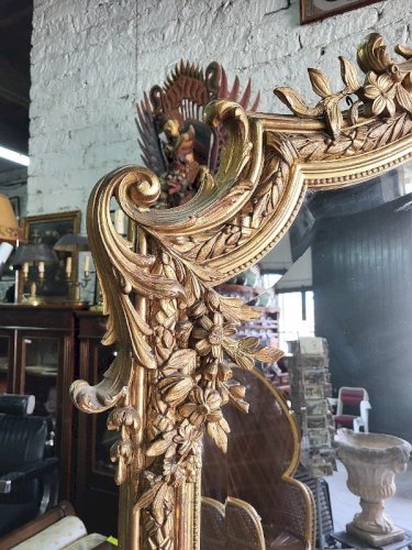 GRAND MIROIR DORE LOUIS XV A COQUILLE DU XIX ème SIECLE