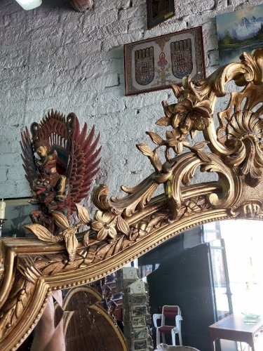 GRAND MIROIR DORE LOUIS XV A COQUILLE DU XIX ème SIECLE