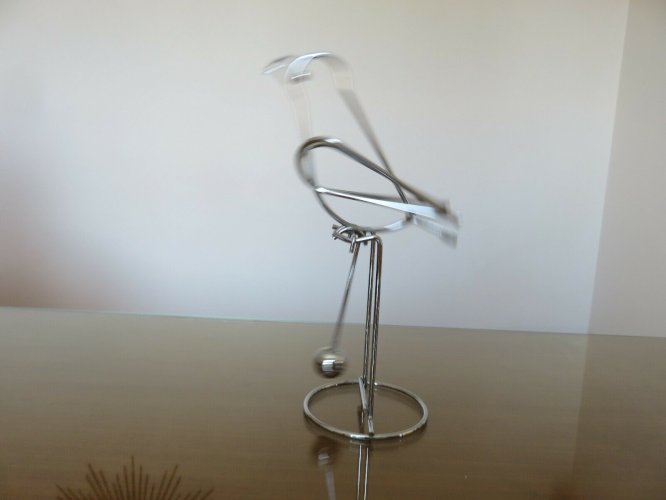 GRAND MOBILE CINETIQUE EN METAL CHROME  OISEAU, PERROQUET  ANNEES 70 VINTAGE