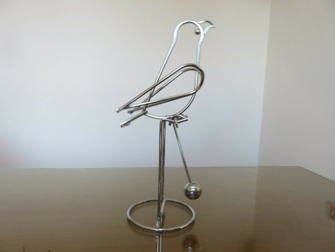 GRAND MOBILE CINETIQUE EN METAL CHROME  OISEAU, PERROQUET  ANNEES 70 VINTAGE