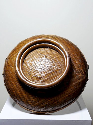 Grand panier à offrandes en bambou asiatique vintage 1920–1950