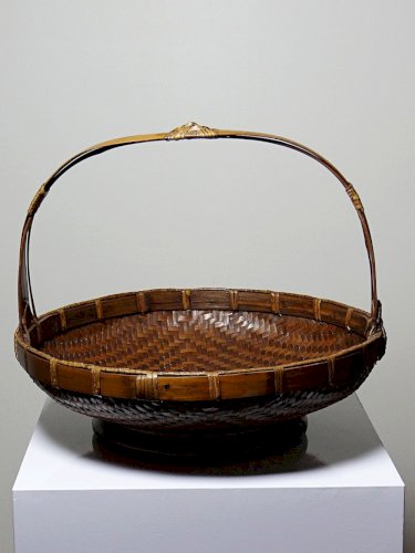 Grand panier à offrandes en bambou asiatique vintage 1920–1950