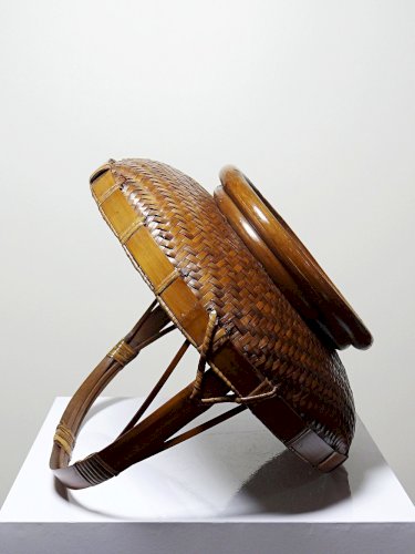 Grand panier à offrandes en bambou asiatique vintage 1920–1950