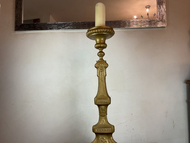grand pique cierge d'église  en laiton repoussé XIXeme 91 cm
