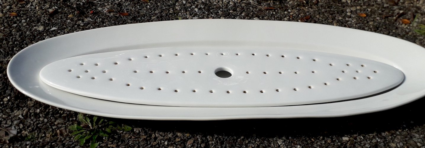 Grand plat à poisson en porcelaine