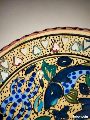 Grand plat ajourée à decor de poisson maroc? En bel etat (made in chiner)