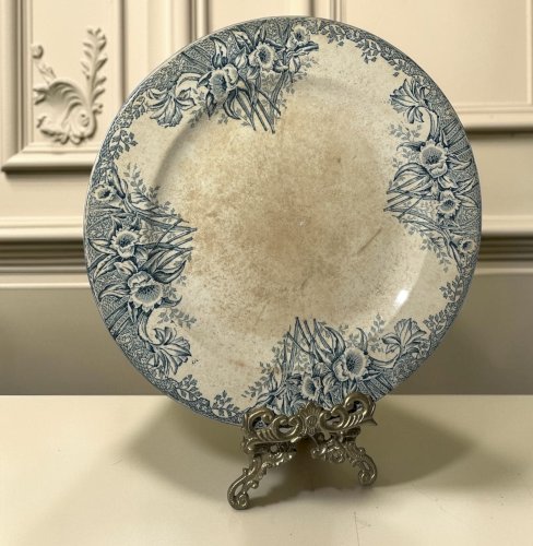Grand plat ancien en faïence – décor floral bleu – Terre de Fer – fin XIXe / début XXe – Ø 29 cm