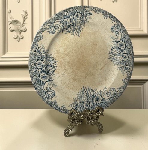 Grand plat ancien en faïence – décor floral bleu – Terre de Fer – fin XIXe / début XXe – Ø 29 cm