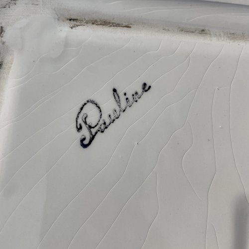 Grand plat carré vide poche céramique émaillé moucheté blanc bleu marqué PAULINE