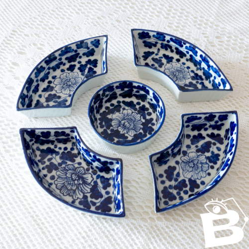 Grand plat compartimenté en faïence peint à la main sty Delft