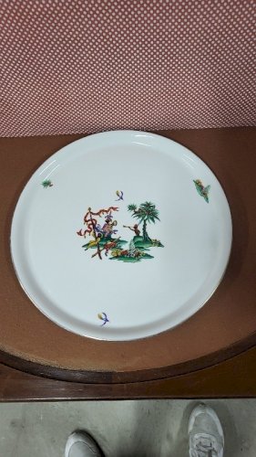 GRAND PLAT DECOR DE NUBIENS EN PORCELAINE DE PARIS