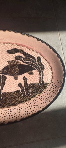 Grand plat en faïence émaillée signé Tony Jaillet années 50-60