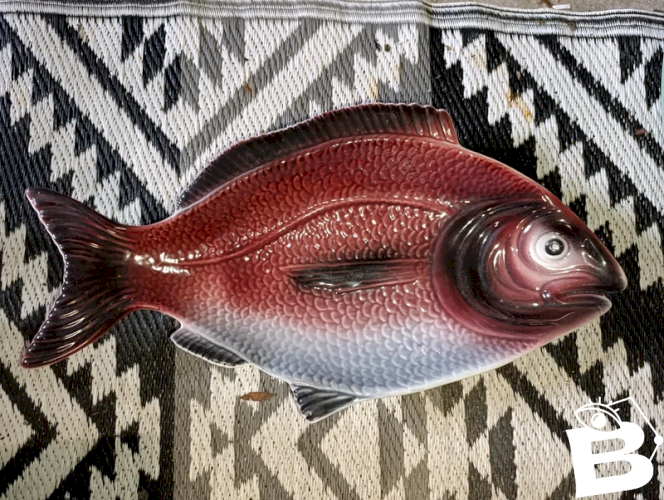 Grand plat en forme de poisson deuxieme partie du 20eme siecle en bon etat