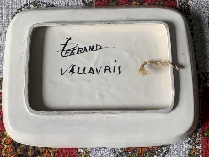Grand plat mural en céramique de Vallauris nature morte vase au bouquet 1960's