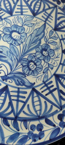 Grand plat mural en majolique signé Enrique Crespo , Artesania années 70