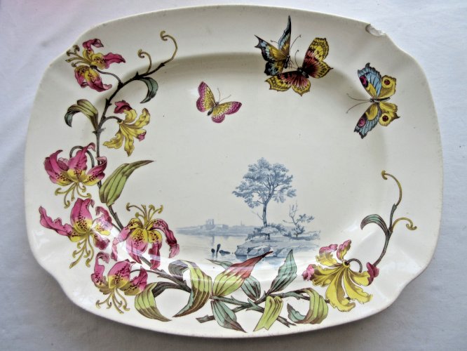 Grand plat polychrome, Lunéville, Art Nouveau: Orchidées, Papillons, Paysage