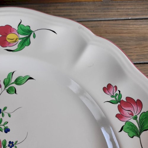 Grand plat rond KG Lunéville Réverbère, faïence de lest, décor floral