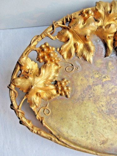 Grand plateau en bronze, signé L. LEROYER, pampres dorés à l'Or, Napoléon III