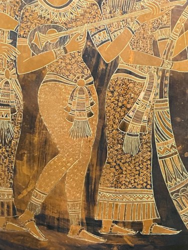Grand plateau en cuivre ciselé incrustation argent au trio de musiciennes Egypte