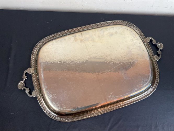 Grand plateau en métal argenté décor feuillage 68 x 40