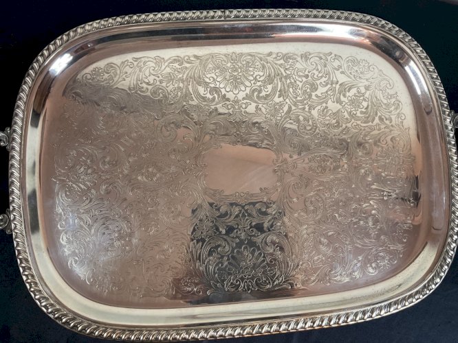 Grand plateau en métal argenté décor feuillage 68 x 40