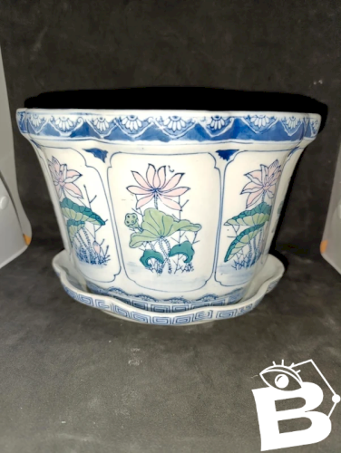 grand pot avec soucoupe asiatique à decor floral en bon etat