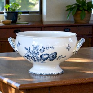 Large salad bowl / vegetable dish 19th century ironstone signed Sarreguemines Favori
