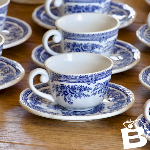 Grand service à café ancien en faïence English Style