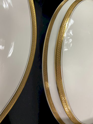 Grand service de table porcelaine de Limoges frise or 24 carats double couche