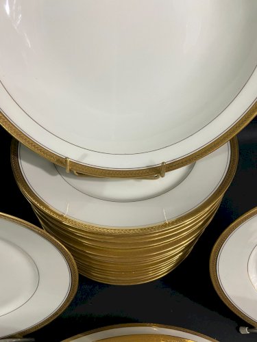 Grand service de table porcelaine de Limoges frise or 24 carats double couche