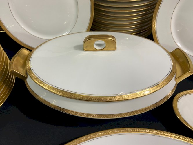 Grand service de table porcelaine de Limoges frise or 24 carats double couche